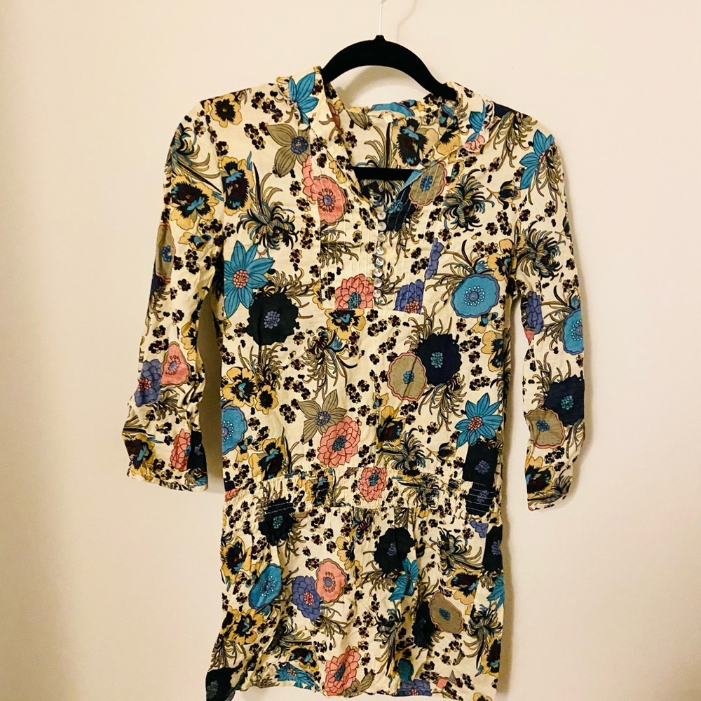 Size L blouse / dress depending on body size and shape!  Adorable print.